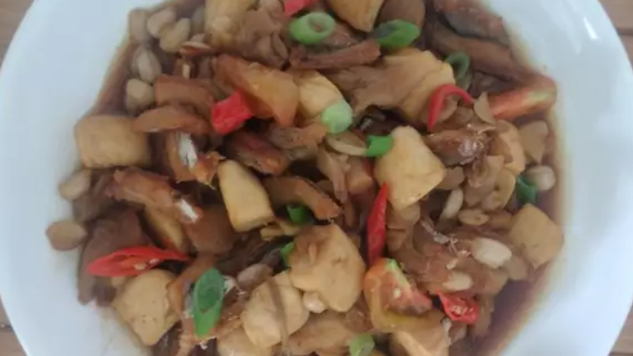 Resep Tumis Ikan Asin Pedas Manis, Praktis dan Lezat di Rumah