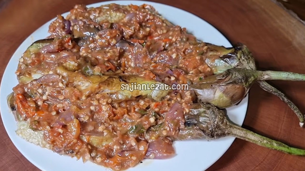 Foto Resep Sambal Bawang Terong Panggang, Pedas Gurihnya Nampol